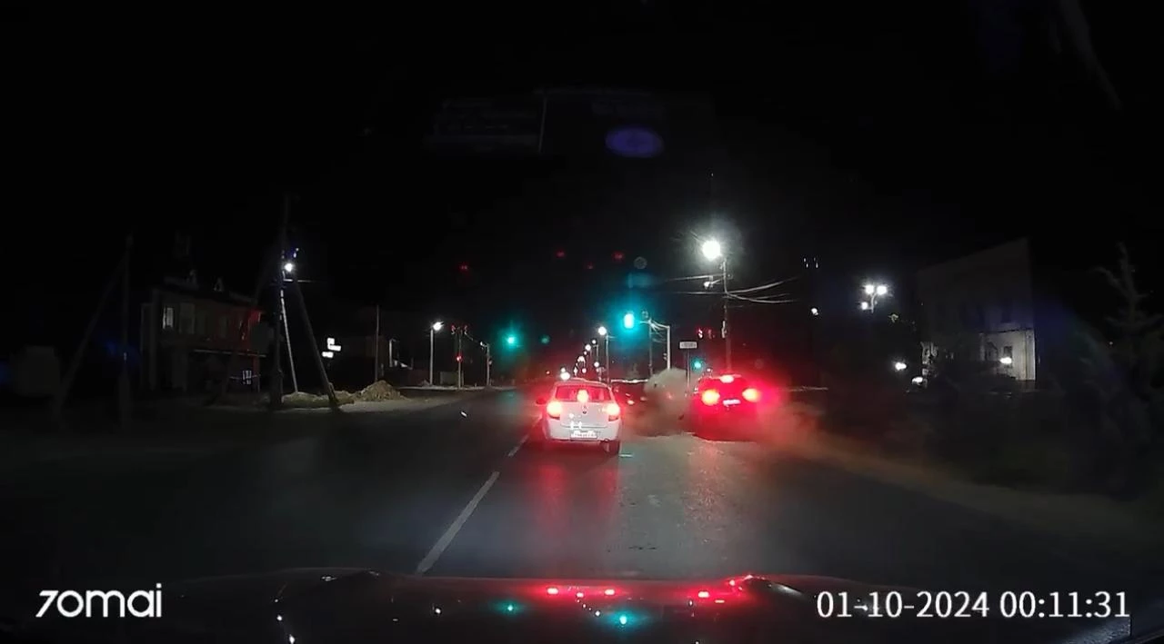 Появилось видео массового ДТП с сотрудником акимата ЗКО